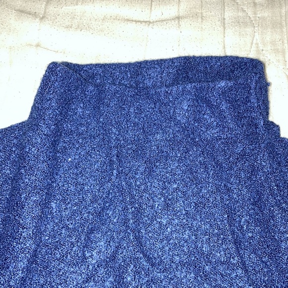 Old Navy Womens Turtle Neck Sweater - Picture 2 of 3